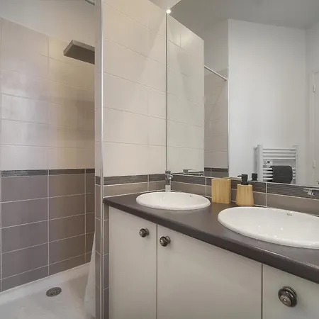 Appartement Lumineux 2 Chambres-balcon-stanislas Chic A2b264 Cannes
