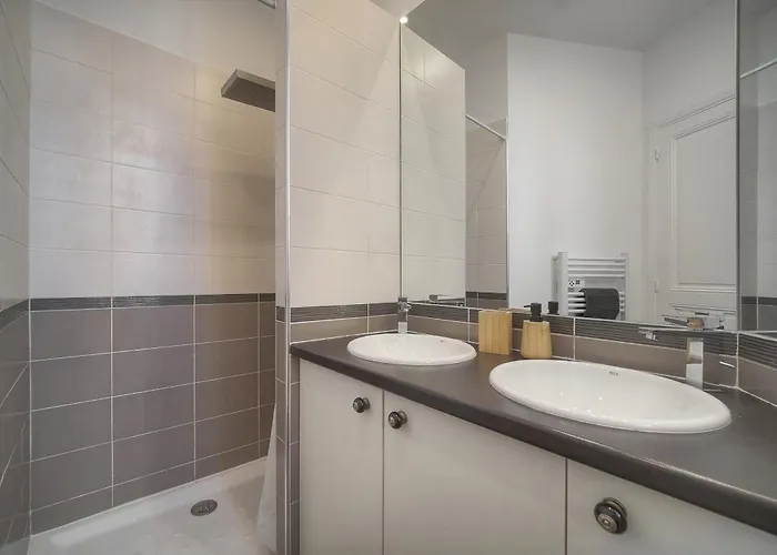 דירה Lumineux 2 Chambres-balcon-stanislas Chic A2b264 קאן