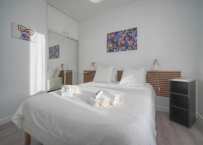 アパート Lumineux 2 Chambres-balcon-stanislas Chic A2b264 カンヌ